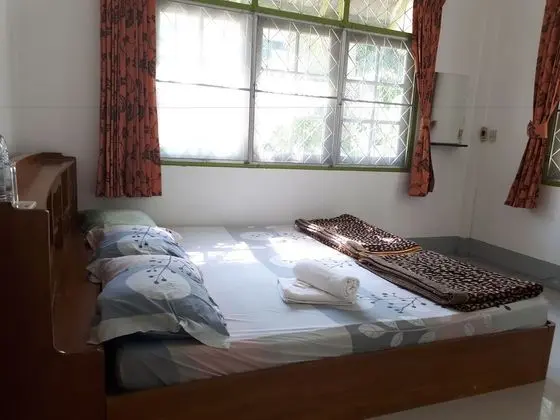 3 Bedrooms Bungalow