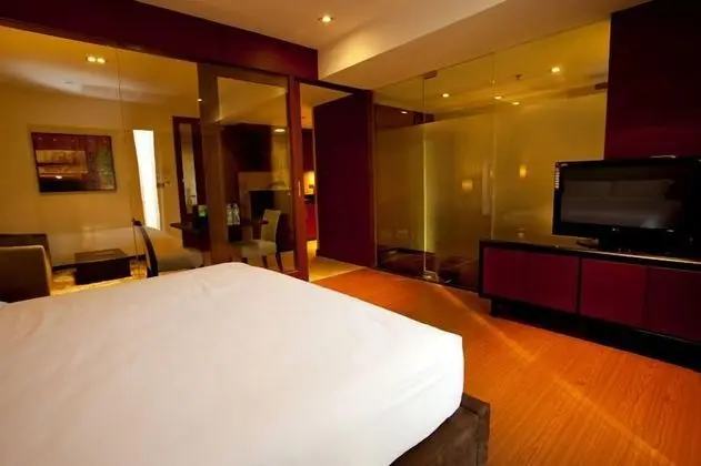 Pietra Suite