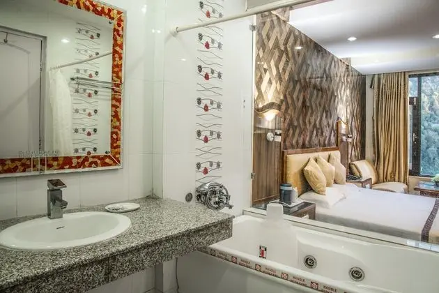 Honeymoon Tek Büyük Yataklı Oda