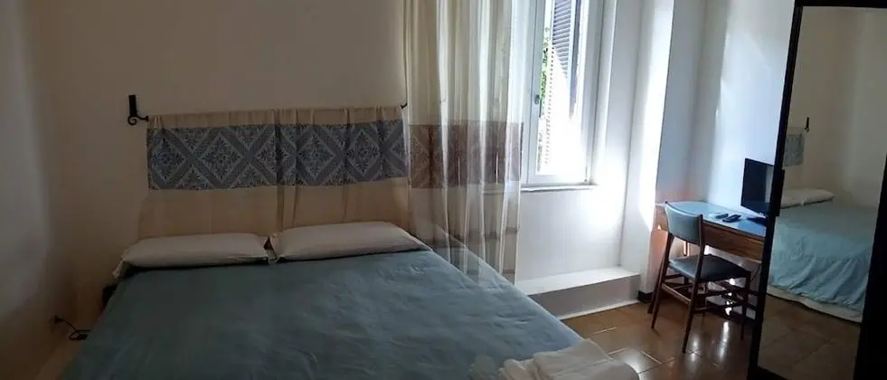 Basic Tek Büyük Yataklı Oda, 1 Büyük (Queen) Boy Yatak (2)