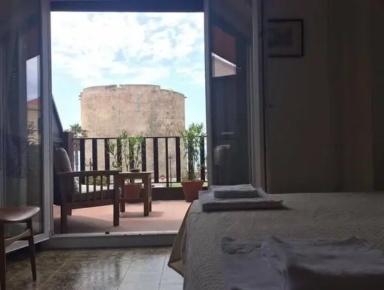 Tek Büyük Yataklı Oda, 1 Büyük (Queen) Boy Yatak, Balkon, Deniz Manzaralı (3)