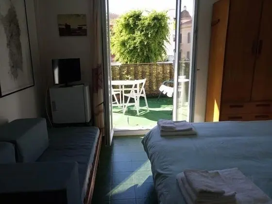Üç Kişilik Oda, Balkon (1)