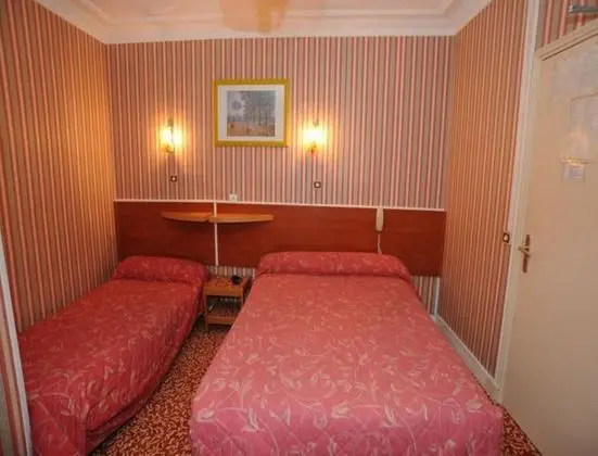 Üç Kişilik Oda