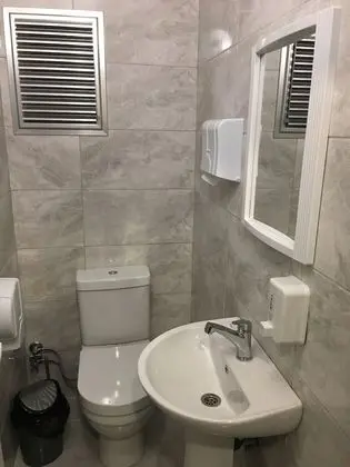 Üç Kişilik Banyolu Oda