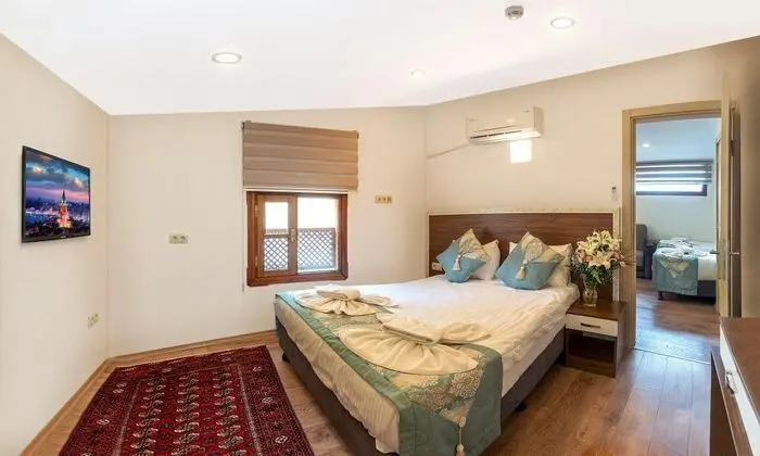 Çatı Katı Suit Oda,sokak Manzaralı,üst Kat