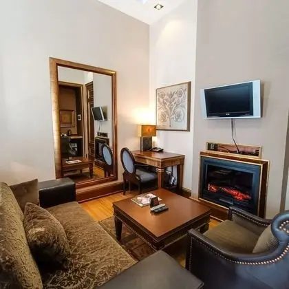 Comfort Tek Büyük Yataklı Oda