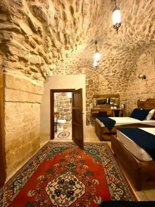 Mezopotamya, Manzarasız, 2. Kat