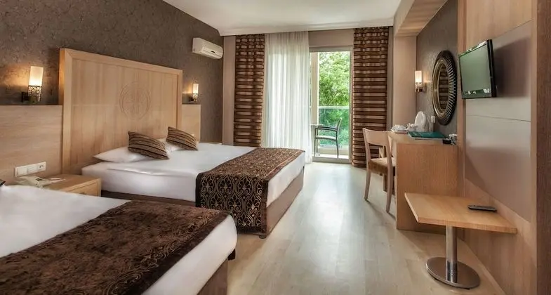 Standard Tek Büyük veya İki Ayrı Yataklı Oda