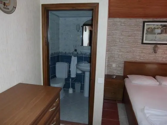Standard Tek Büyük veya İki Ayrı Yataklı Oda, 1 Çift Kişilik veya 2 Tek Kişilik Yatak