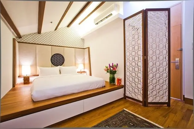 Standard Oda, 1 Büyük (Queen) Boy Yatak, Penceresiz (Attic Room)