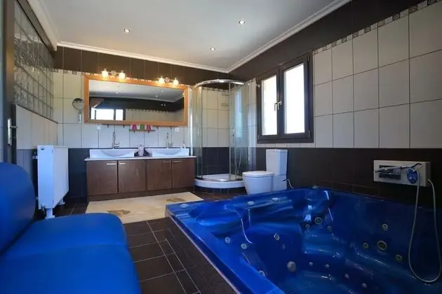 Villa, 4 Yatak Odası, Kişiye Özel Havuzlu