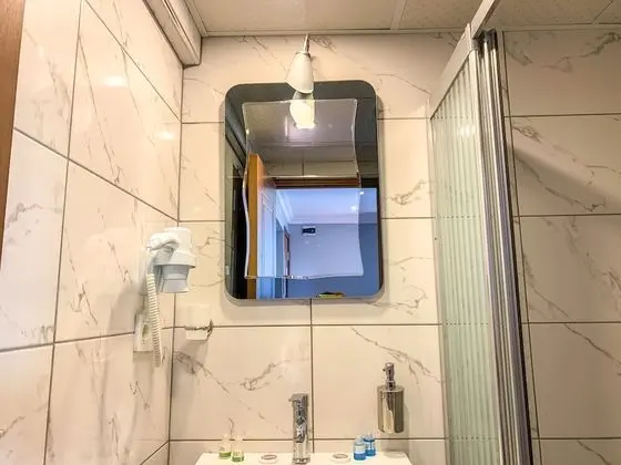 Economy Tek Büyük Yataklı Oda
