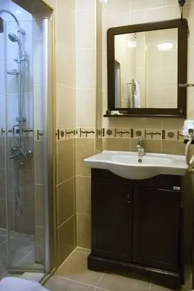 Tek Kişilik Oda, 1 Çift Kişilik Yatak