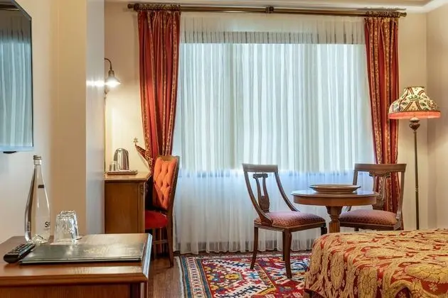 Deluxe Üç Kişilik Oda