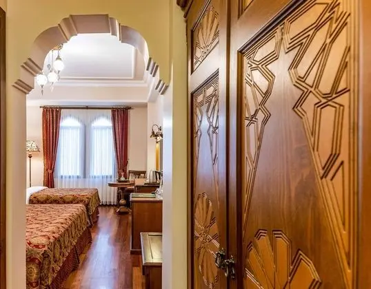 Deluxe Üç Kişilik Oda