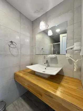 Deluxe Üç Kişilik Oda , Şehir Manzaralı, Klimalı