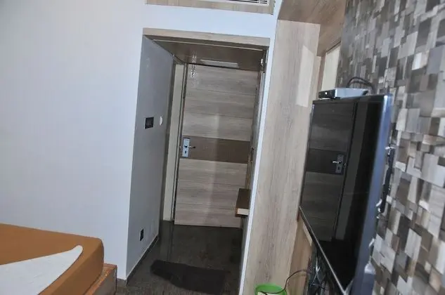 Premium Tek Büyük Yataklı Oda