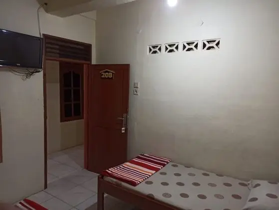 Economy Oda (with TV)