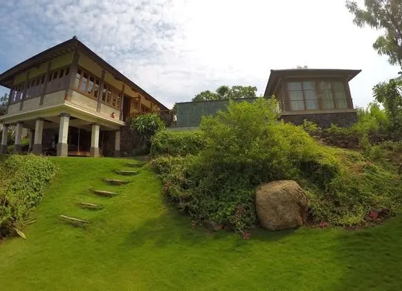 Villa (Naga)