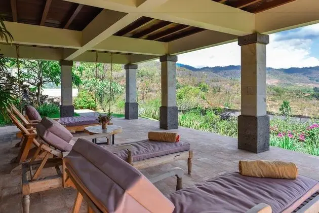 Villa (Naga)