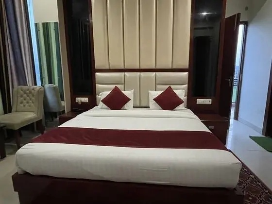 Luxury Oda