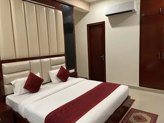 Luxury Oda