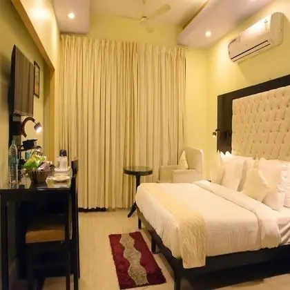 Luxury Oda