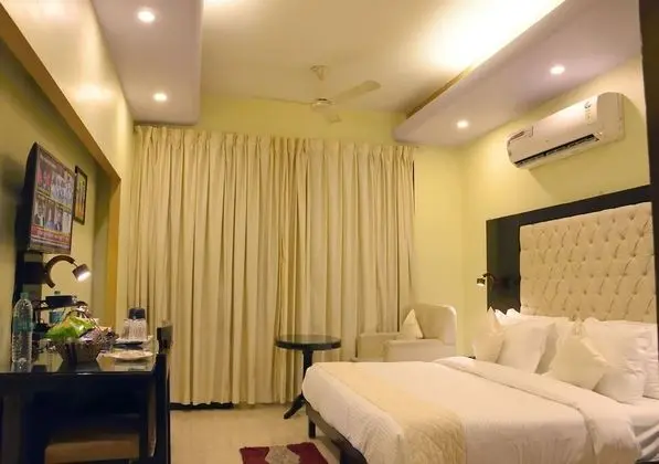 Luxury Oda