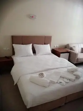 Suite, Bahçe Manzaralı, Balkonlu