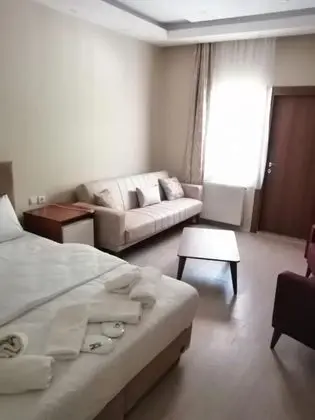 Suite, Bahçe Manzaralı, Balkonlu