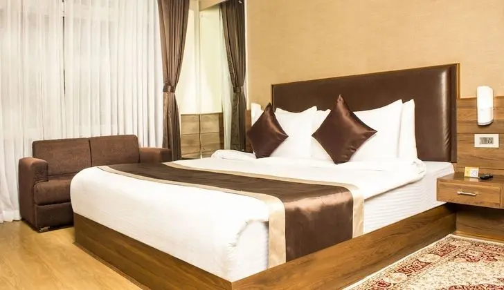 Premium Tek Büyük Yataklı Oda
