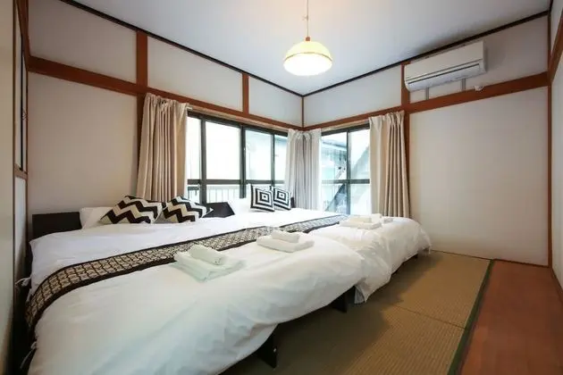 Ev (Private Vacation)