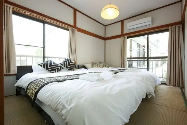 Ev (Private Vacation)