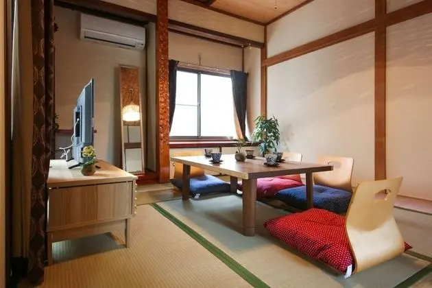 Ev (Private Vacation)
