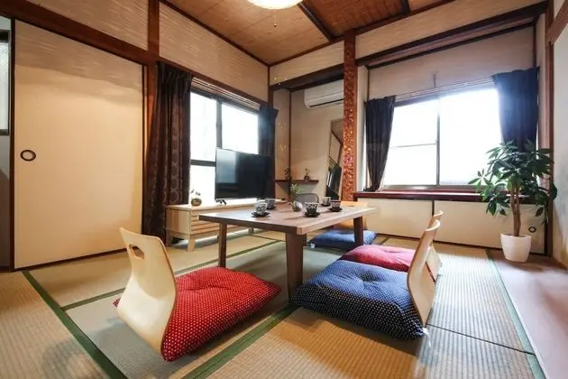 Ev (Private Vacation)