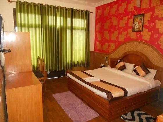 Luxury Tek Büyük Yataklı Oda, Sigara İçilebilir, Dağ Manzaralı