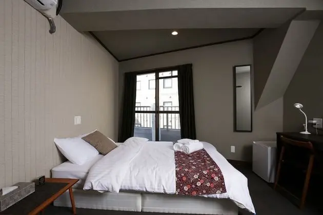 Tek Büyük Yataklı Oda, Balkon