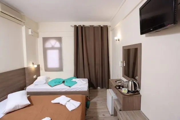 Üç Kişilik Oda, Kısmi Deniz Manzaralı