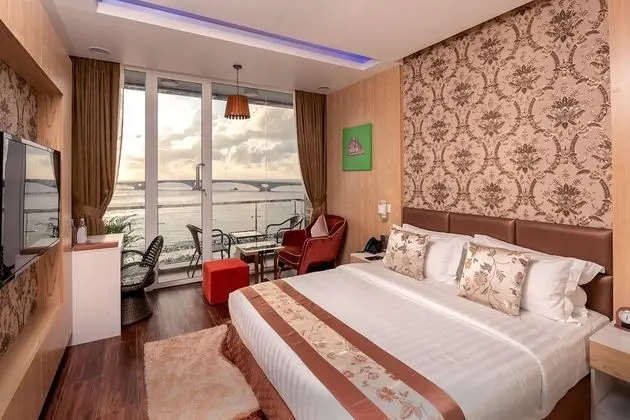Deluxe Tek Büyük Yataklı Oda
