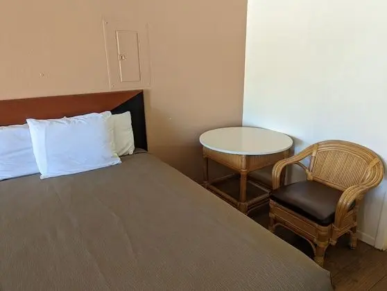2 Double Beds, Smoking