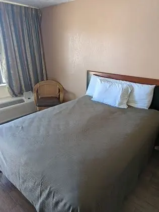 2 Double Beds, Smoking