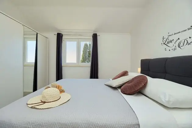 Apart Daire (4 Bedrooms)