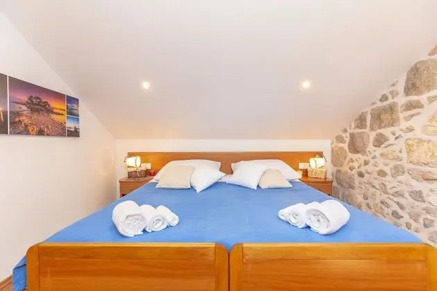 Traditional Ev (2 Bedrooms)