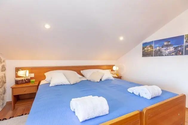 Traditional Ev (2 Bedrooms)