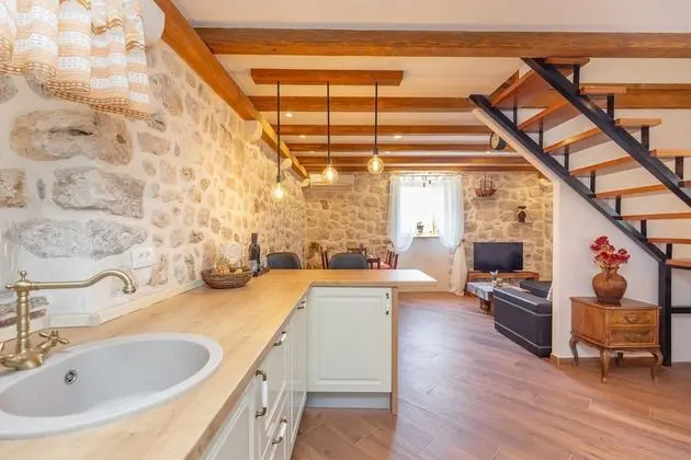 Traditional Ev (2 Bedrooms)