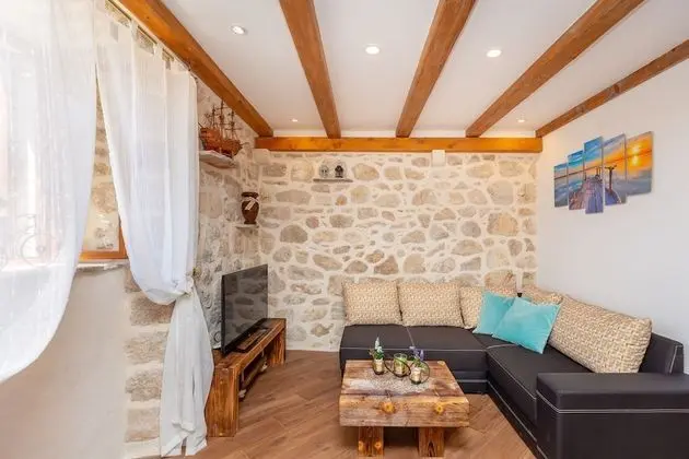 Traditional Ev (2 Bedrooms)
