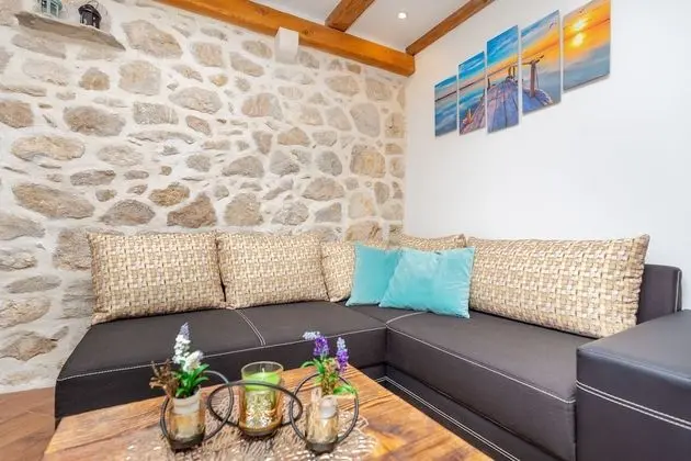 Traditional Ev (2 Bedrooms)
