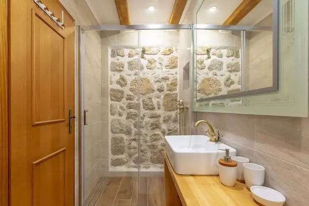 Traditional Ev (2 Bedrooms)