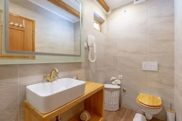 Traditional Ev (2 Bedrooms)