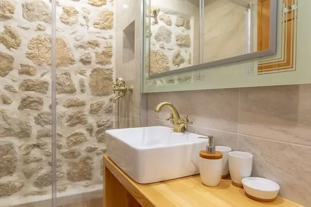 Traditional Ev (2 Bedrooms)